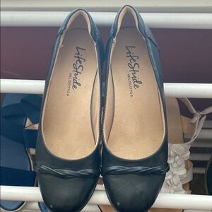 Life Stride Women's Black Flats